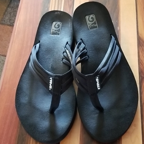 teva mush shoes